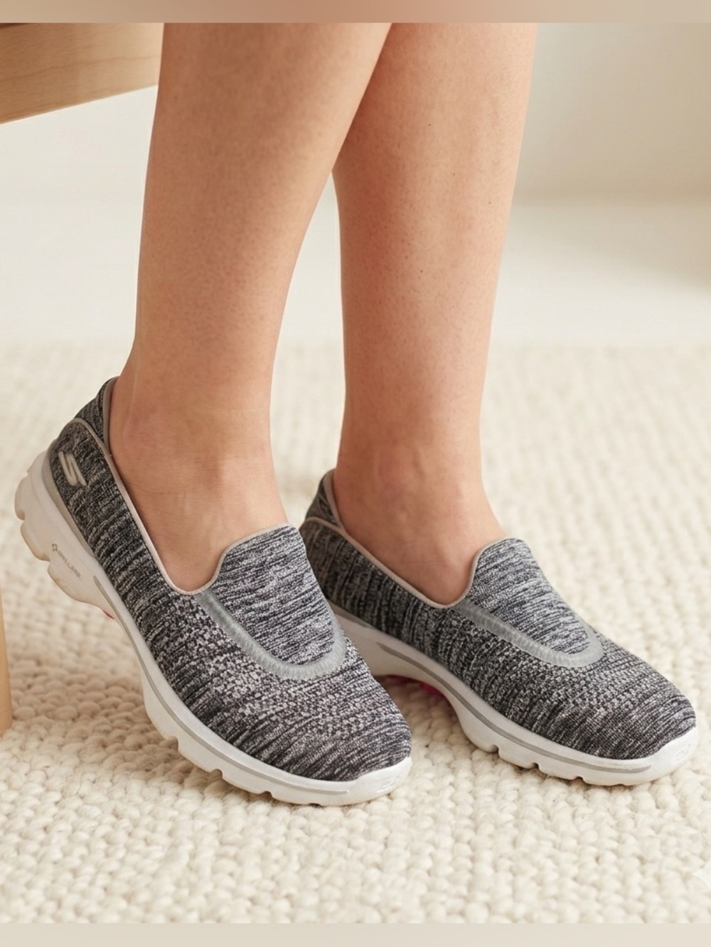 Skechers GoWalk 3 Slip On Shoes Size 9 Grey Pink Goga Mat Walking Sneakers